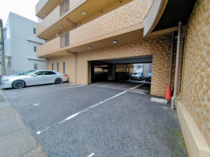 ライジングヴィラ葵の物件外観写真