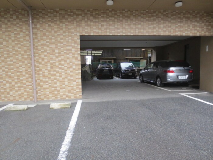 ライジングヴィラ葵の物件外観写真