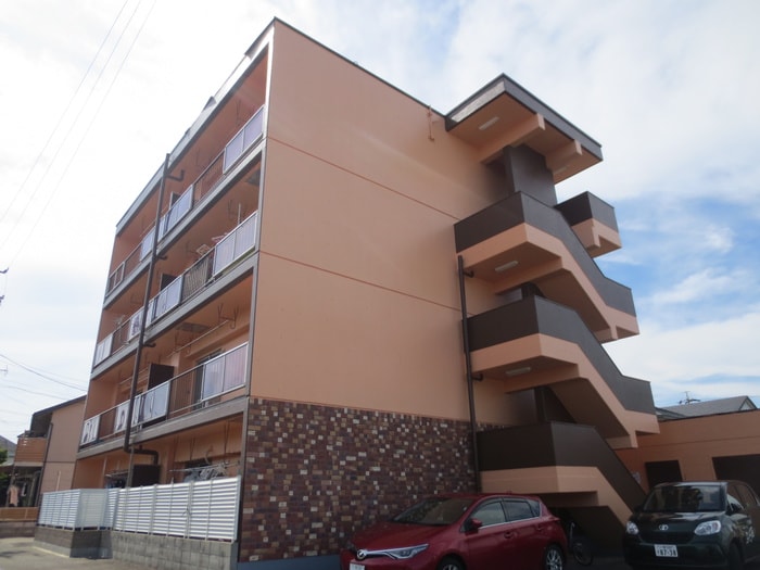 ラフォ－レの物件外観写真