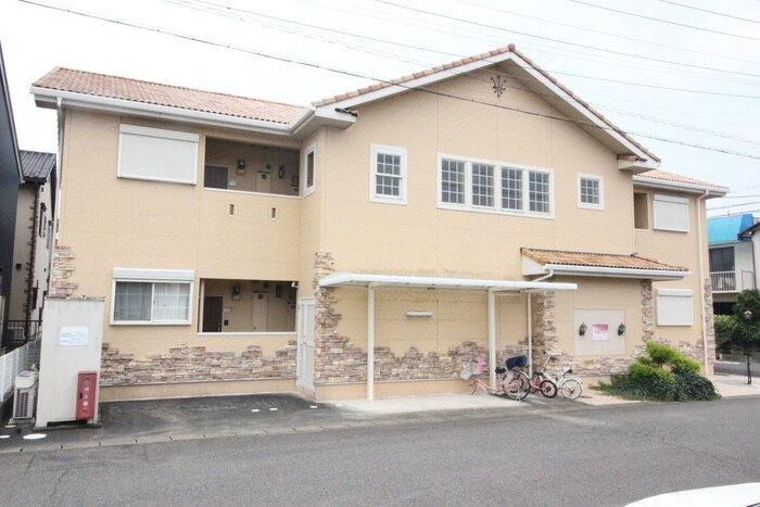 マノワールの物件外観写真