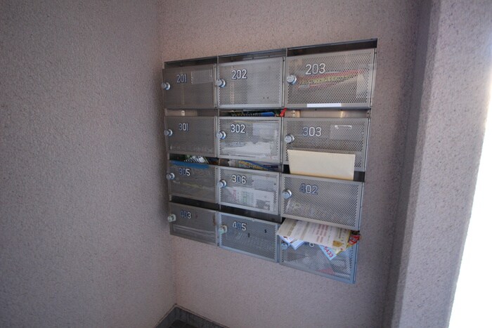 グランドール横前の物件外観写真