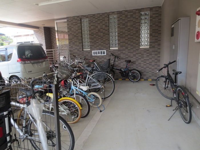 Granville (グランビル）の物件外観写真