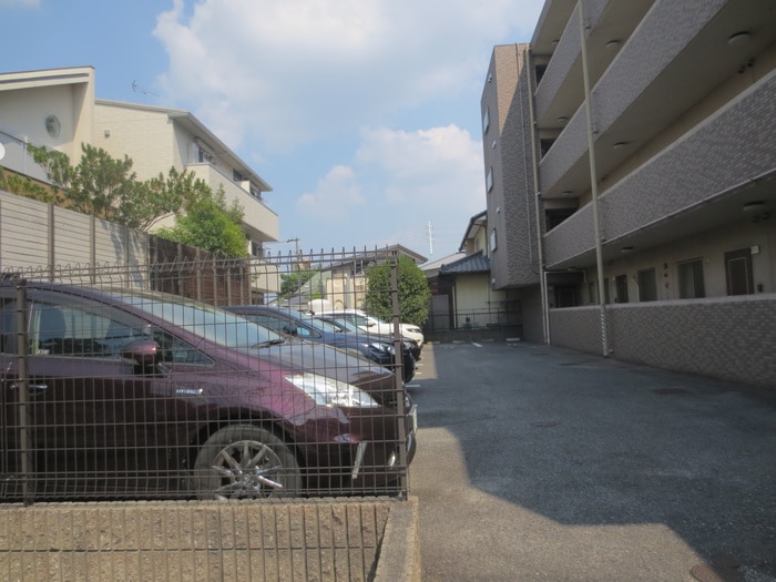 Granville (グランビル）の物件外観写真