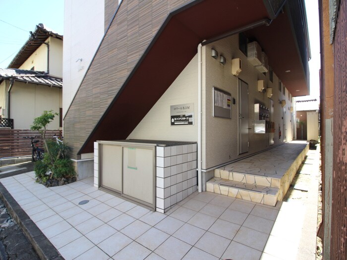ロワール名古屋　の物件外観写真