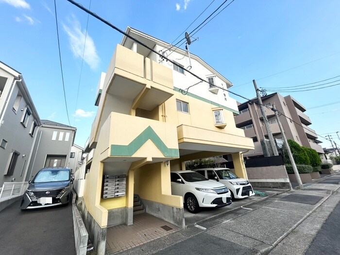 ウィン香月の物件外観写真