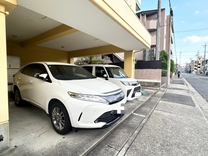 ウィン香月の物件外観写真