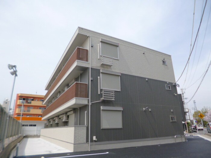 グランクロワールの物件外観写真