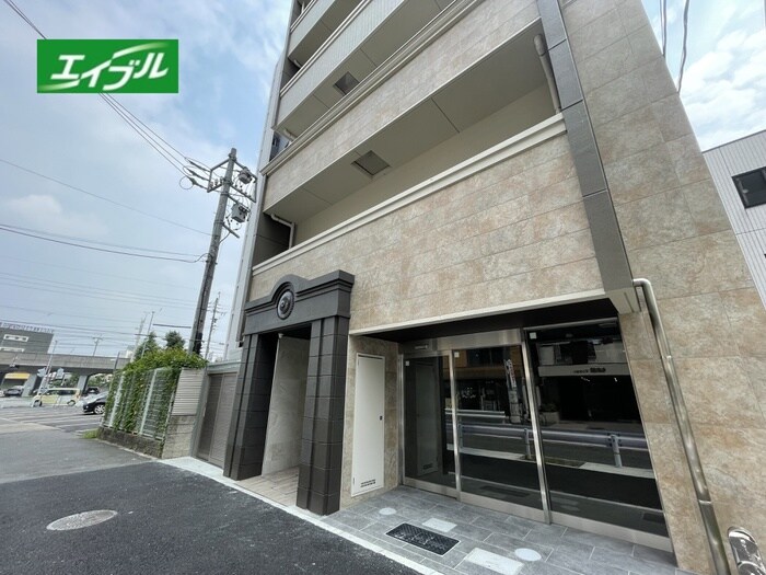 ポルタ二グライーストの物件外観写真