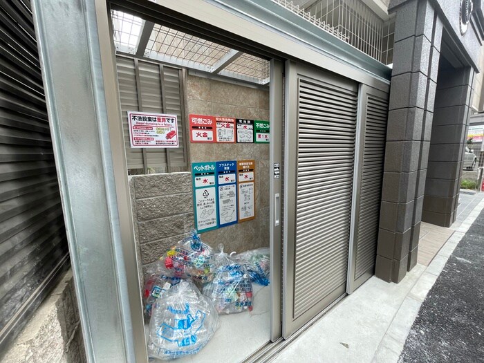 ポルタ二グライーストの物件外観写真