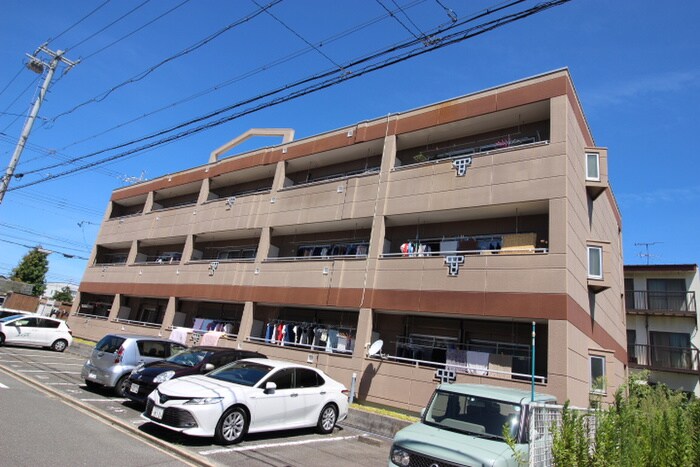 ロイヤルウィングの物件外観写真