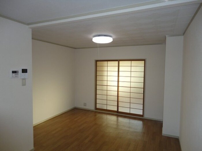 ロイヤルウィングの物件内観写真