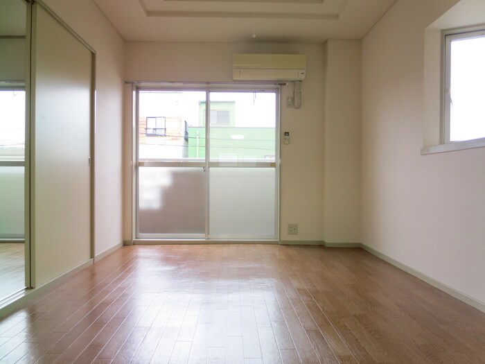 ロイヤルウィングの物件内観写真