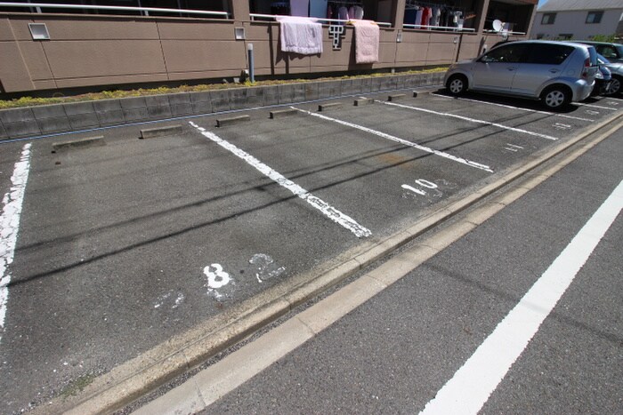 ロイヤルウィングの物件外観写真