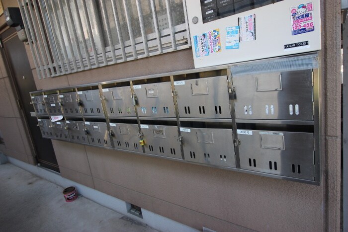 ロイヤルウィングの物件外観写真