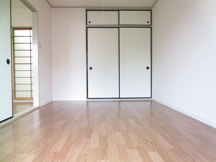 ロイヤルウィングの物件内観写真