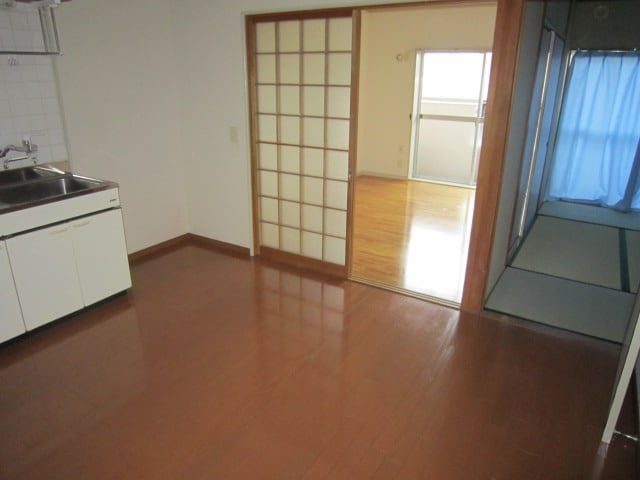 サンプラザサカイの物件内観写真