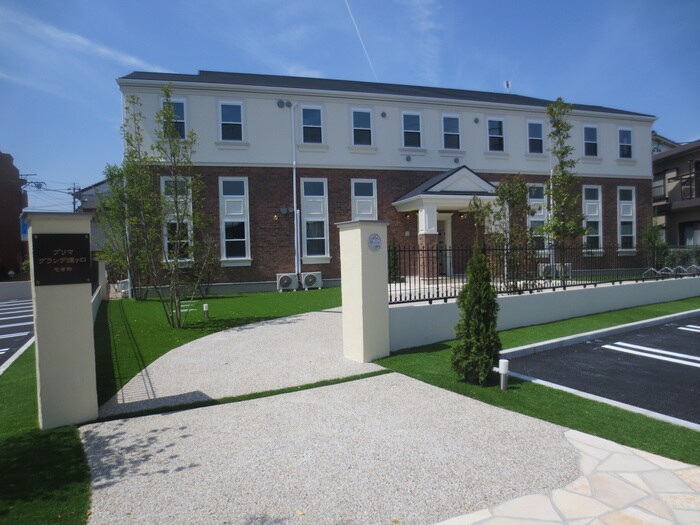 プリマグランデ須ケ口壱番館の物件外観写真