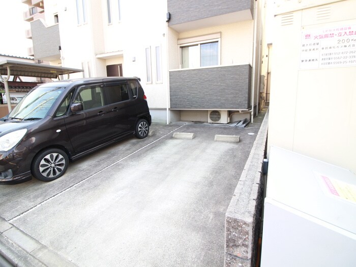 Grandtic Residence堀田の物件外観写真