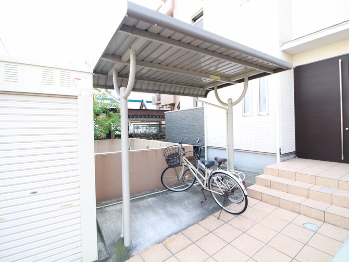 Grandtic Residence堀田の物件外観写真