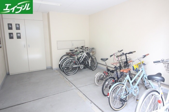 ﾗﾌﾟｰﾘｱ御器所の物件外観写真