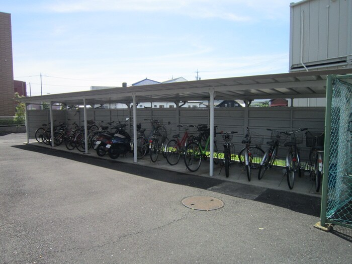 ファミール豊明の物件外観写真