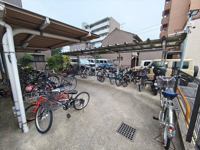 ケルン白壁の物件外観写真