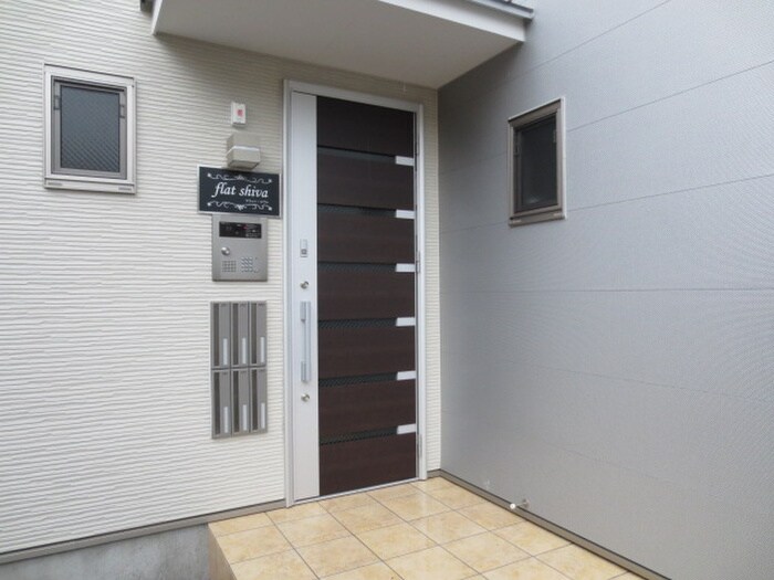 flat shivaの物件外観写真