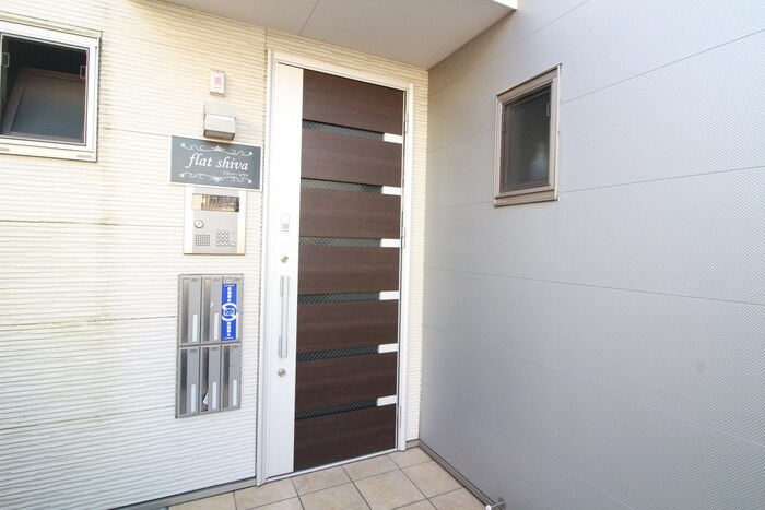 flat shivaの物件外観写真