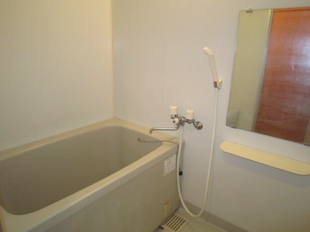 スリ－アロ－ズ中小田井の物件内観写真