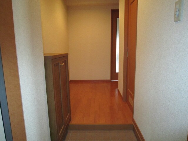 スリ－アロ－ズ中小田井の物件内観写真