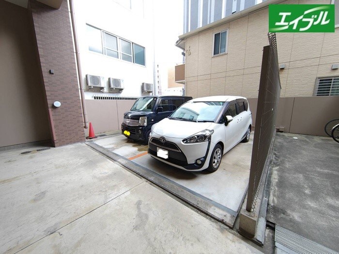 ブルームライフ新栄の物件外観写真