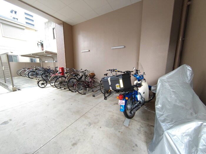 ブルームライフ新栄の物件外観写真