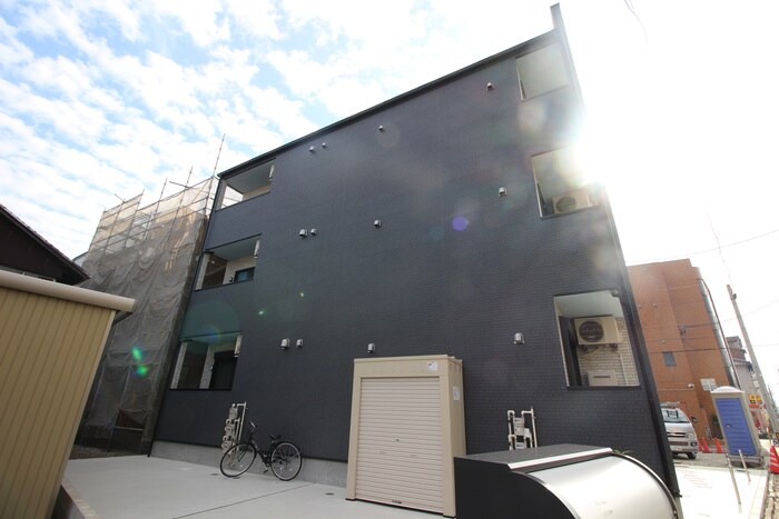 アレクサンダープラッツ金山の物件外観写真