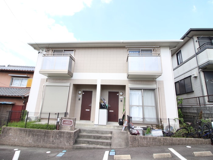 エスタンシアの物件外観写真