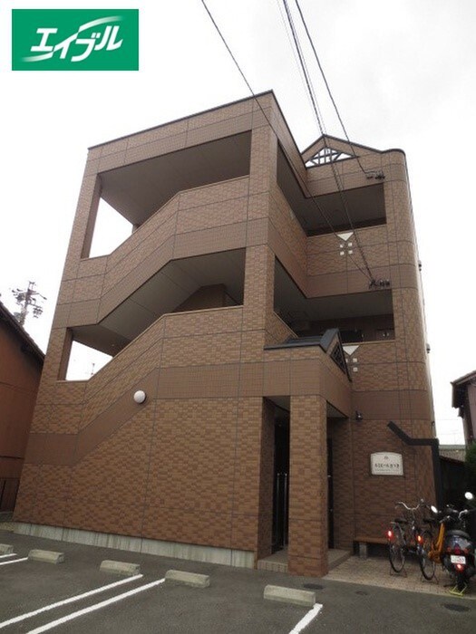 ルミエールさつきの物件外観写真