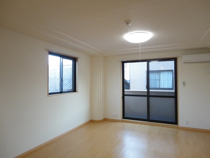 ルミエールさつきの物件内観写真