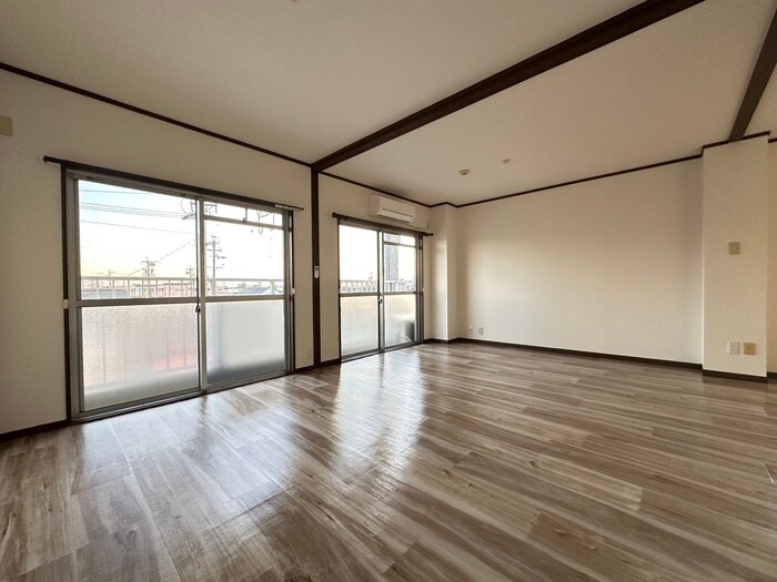 ＴＢ.ＢＬＤの物件内観写真