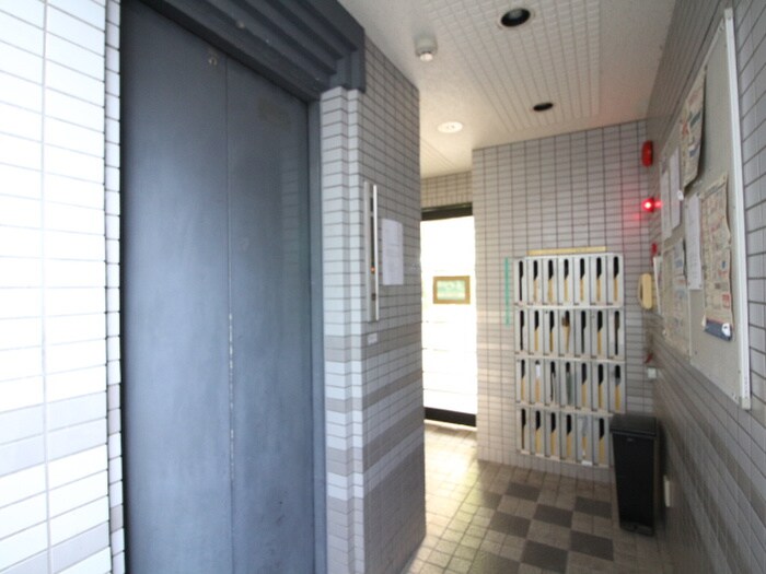 サンシャイン尾頭橋の物件外観写真