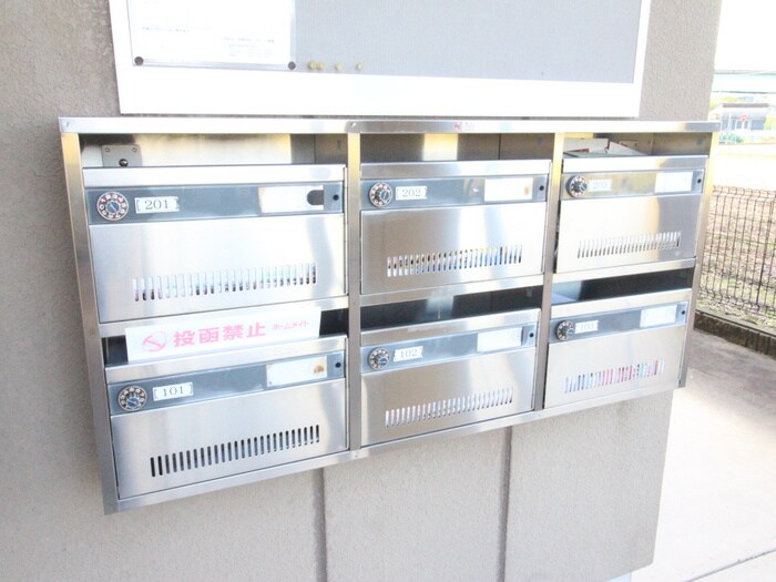 コンフォースの物件外観写真