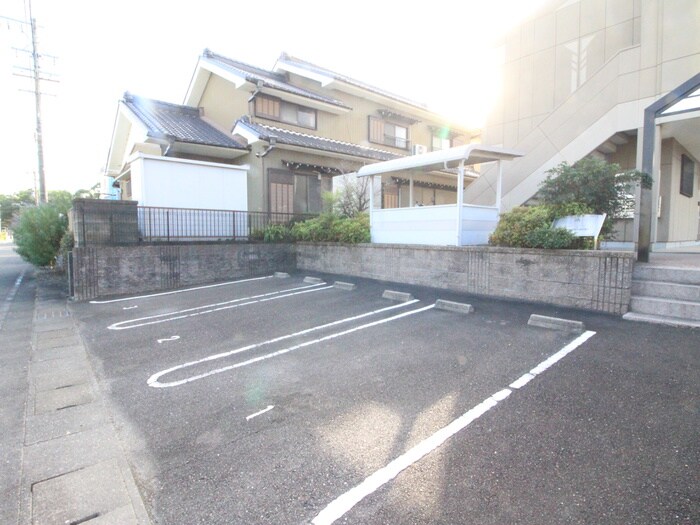 コンフォースの物件外観写真