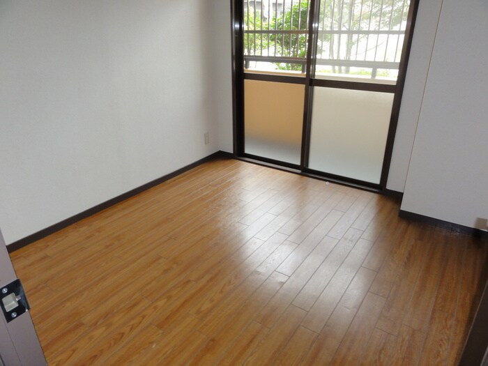 スカイヒルズ植田(101)の物件内観写真