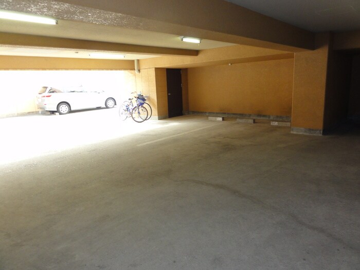 スカイヒルズ植田(101)の物件外観写真