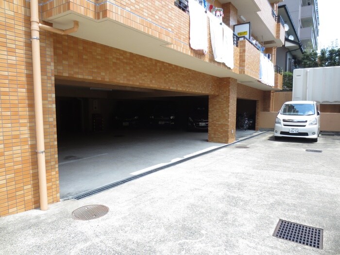 スカイヒルズ植田(101)の物件外観写真