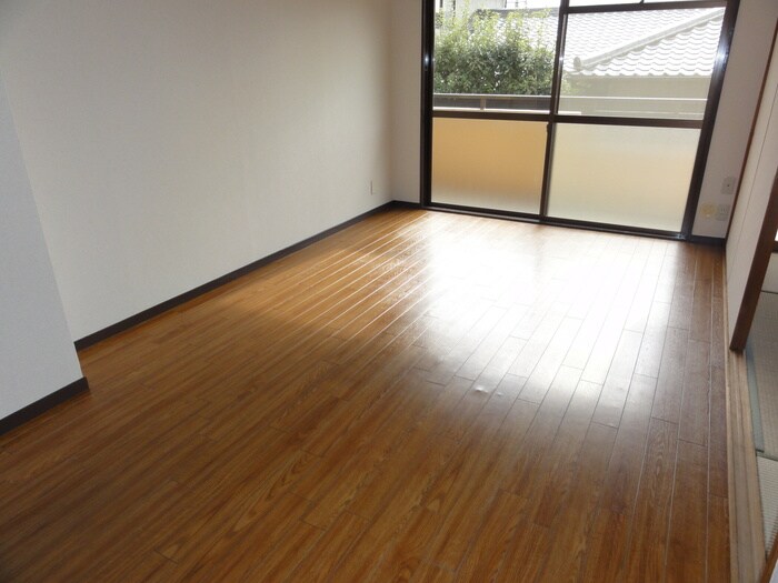 スカイヒルズ植田(101)の物件内観写真