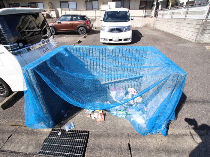 クイーンハイツ滝ノ水の物件外観写真