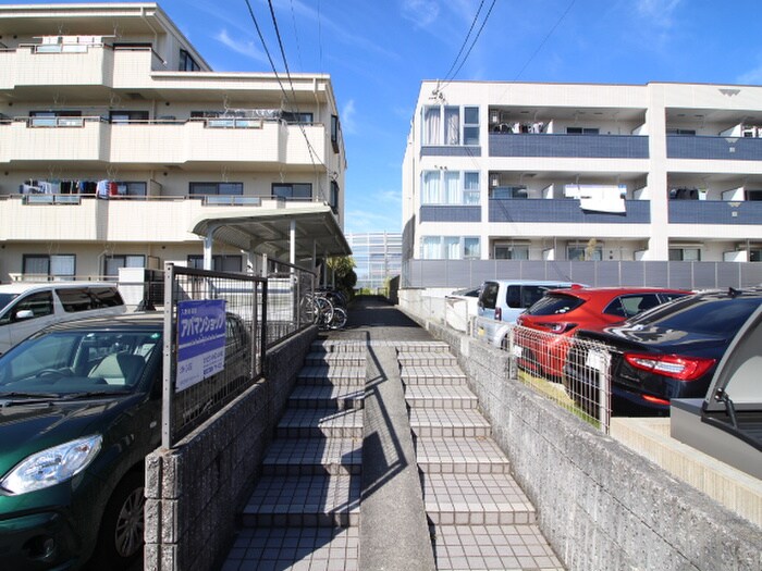 クイーンハイツ滝ノ水の物件外観写真