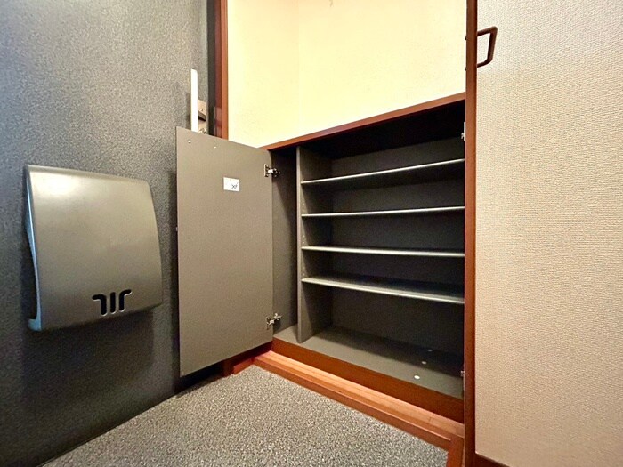 ＦＬＡＴＳ ＴＵＲＮＥＲの物件内観写真