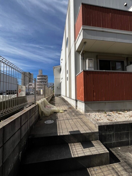 クレフラスト野並B棟の物件外観写真