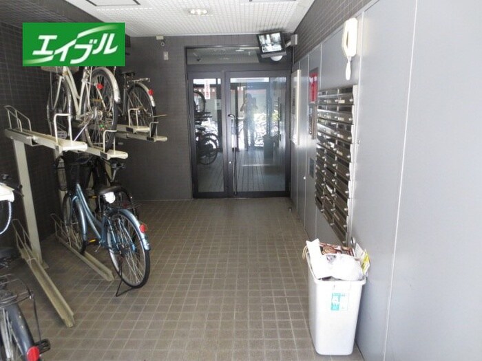 マザック新栄の物件外観写真