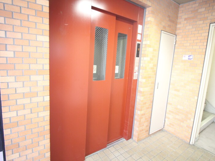 エラン平針の物件外観写真